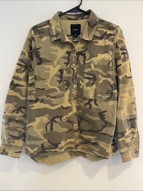 NWOT Forever 21 Olive Green Camo Jacket Size Large